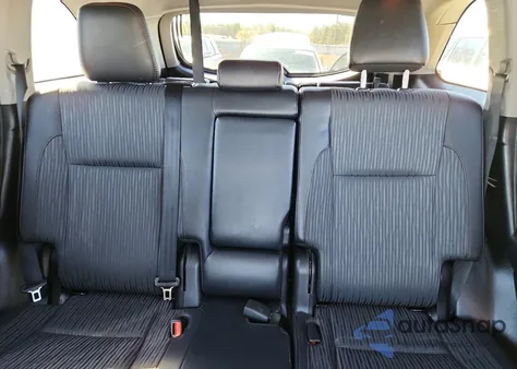 2019 Toyota Highlander Le z USA, uszkodzony, nr VIN 5TDZZRFH8KS344433